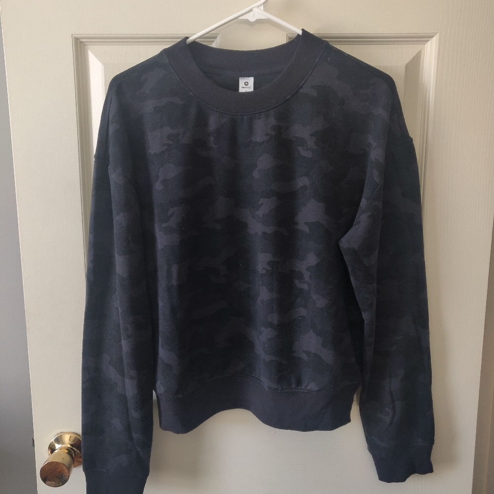 90 degree crew neck